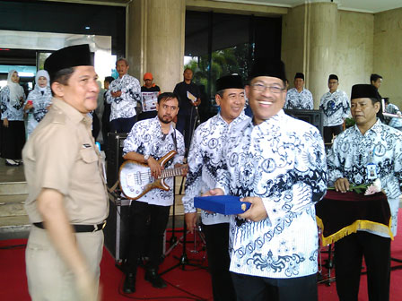 Pencarian PGRI Tenayanraya - Persatuan Guru Republik Indonesia Cabang Tenayanraya